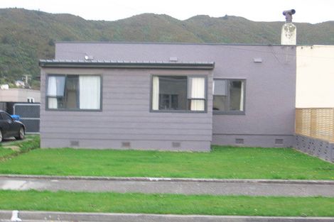 Photo of property in 52 Durham Crescent, Fairfield, Lower Hutt, 5011