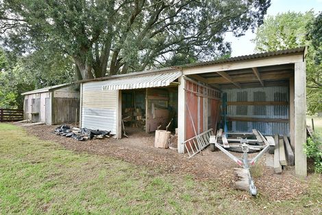 Photo of property in 2059 State Highway 16, Helensville, 0875