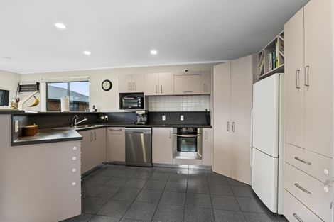 Photo of property in 69 Murray Avenue, Hawera, 4610