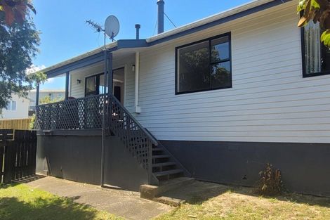 Photo of property in 10 Sombrero View, Ascot Park, Porirua, 5024