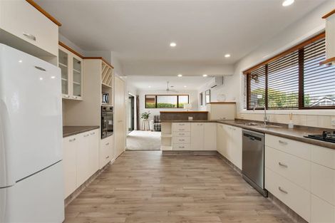 Photo of property in 12 Gleneagles Terrace, Ilam, Christchurch, 8053