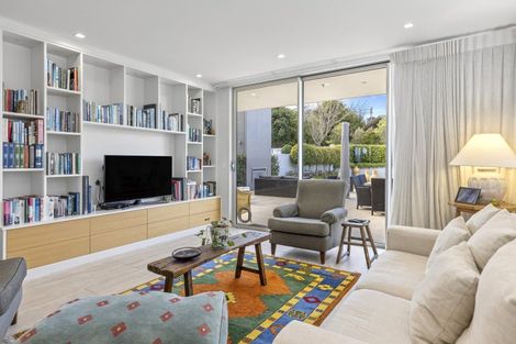 Photo of property in 110 Lake Terrace, Taupo, 3330