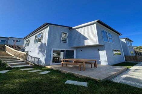 Photo of property in 28b Halberg Street, Glenfield, Auckland, 0629