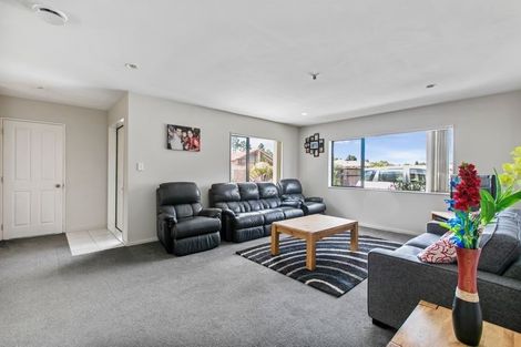 Photo of property in 24 Maadi Place, Papakura, 2110