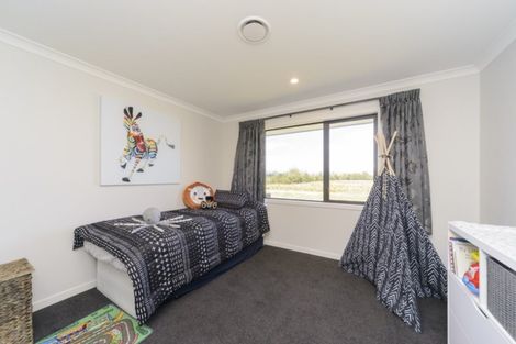Photo of property in 7 Hartwell Drive, Kelvin Grove, Palmerston North, 4470