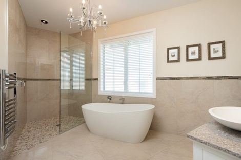 Photo of property in 141 Ngatai Road, Otumoetai, Tauranga, 3110