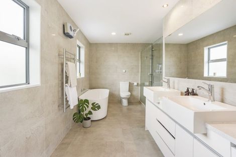 Photo of property in 6 Tuatini Place, Long Bay, Auckland, 0630