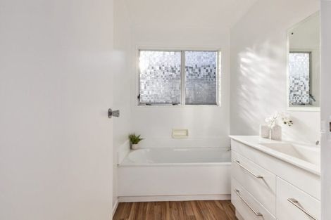 Photo of property in 31 Bell Street, Tawa, Wellington, 5028