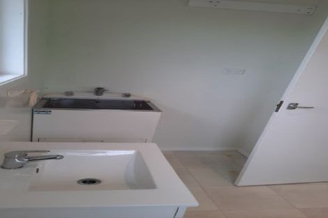 Photo of property in 3/1 Sturges Road, Henderson, Auckland, 0610