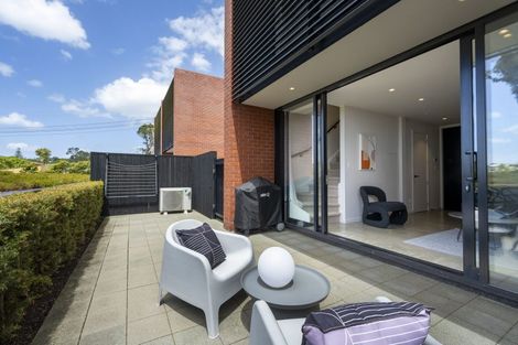 Photo of property in 1a/3 Park Rise, Campbells Bay, Auckland, 0630