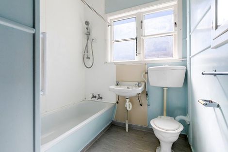 Photo of property in 23 Clarence Road, Northcote Point, Auckland, 0627