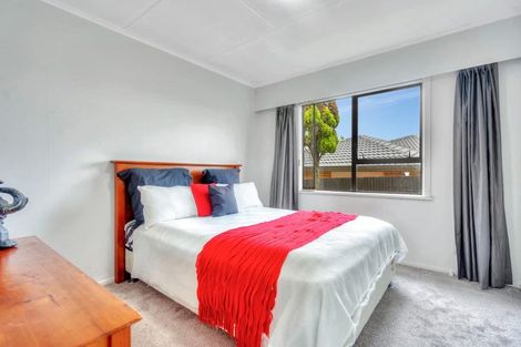 Photo of property in 2/40 Churchill Avenue, Manurewa, Auckland, 2102