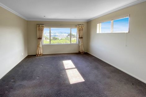 Photo of property in 19 Bunker Way, Strathmore Park, Wellington, 6022