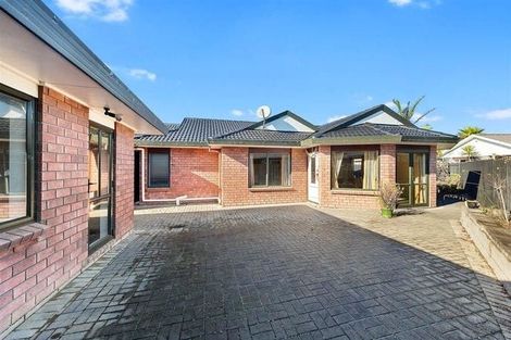 Photo of property in 1 Waylen Place, Burswood, Auckland, 2013