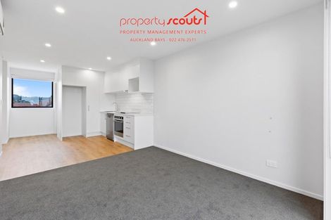 Photo of property in 2/1 Fruitvale Road, New Lynn, Auckland, 0600