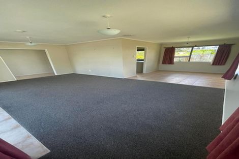 Photo of property in 19 Blacklock Avenue, Henderson, Auckland, 0612