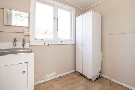 Photo of property in 10 Pahiatua Street, Hokowhitu, Palmerston North, 4410