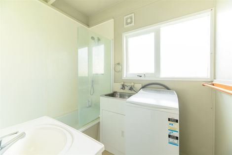 Photo of property in 3/5 Keeling Road, Henderson, Auckland, 0612