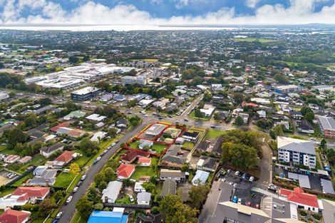 Photo of property in 1 Te Kanawa Crescent, Henderson, Auckland, 0610