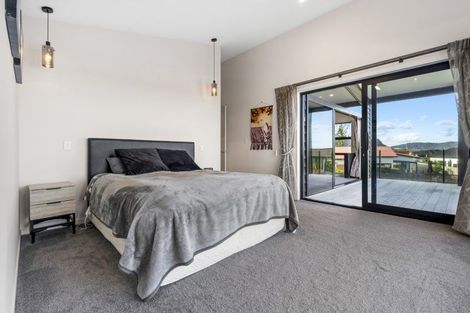Photo of property in 25 Waitemata Drive, One Tree Point, 0118