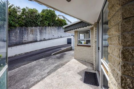 Photo of property in 3/4 Scott Street, Moturoa, New Plymouth, 4310