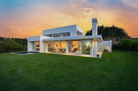 Photo of property in 107 Ngahere Park Road, Turitea, Palmerston North, 4472