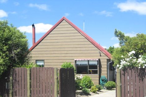 Photo of property in 4 Magenta Place, Broomfield, Christchurch, 8042