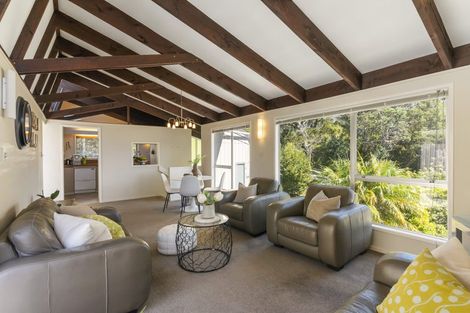 Photo of property in 40 Saddleback Rise, Murrays Bay, Auckland, 0630