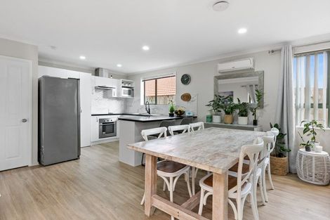 Photo of property in 4 Kumar Place, The Gardens, Auckland, 2105