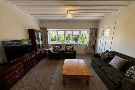 Photo of property in 5 Gilbert Street, New Plymouth, 4310