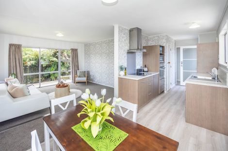 Photo of property in 35 Karen Crescent, Dinsdale, Hamilton, 3204