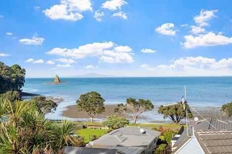 Photo of property in 32 Zita Avenue, Matakatia, Whangaparaoa, 0930