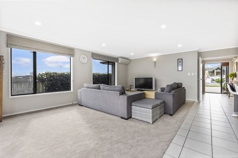 Photo of property in 15 Parkwood Place, Huntington, Hamilton, 3210