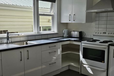 Photo of property in 86 Rolleston Street, Mount Cook, Wellington, 6021