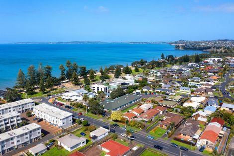 Photo of property in 2/8 Riverside Road, Orewa, 0931