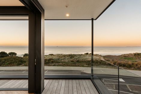 Photo of property in 212 Marine Parade, Mount Maunganui, 3116