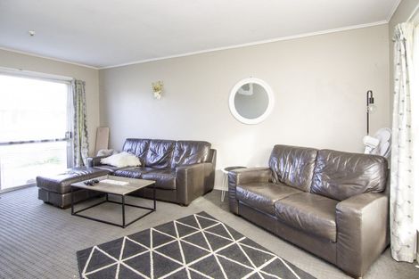 Photo of property in 3 Renfrew Place, Highbury, Palmerston North, 4412