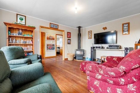 Photo of property in 16 Cumming Street, Okato, 4335