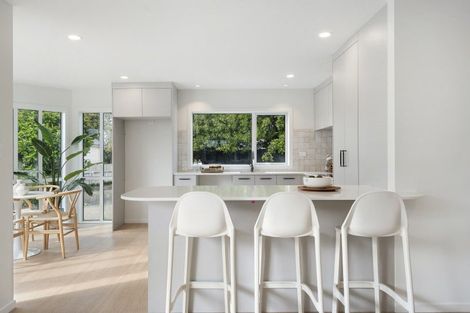 Photo of property in 1 William Bond Street, Stanley Point, Auckland, 0624