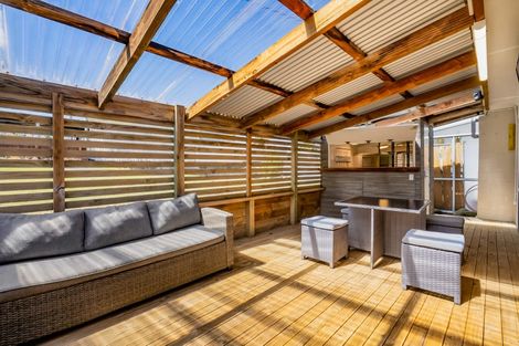 Photo of property in 28a Simons Street, Moturoa, New Plymouth, 4310