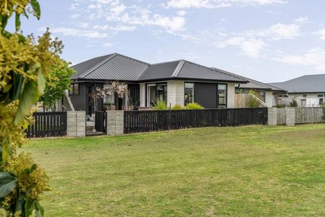 Photo of property in 4 Navy Lane, Papamoa, 3118