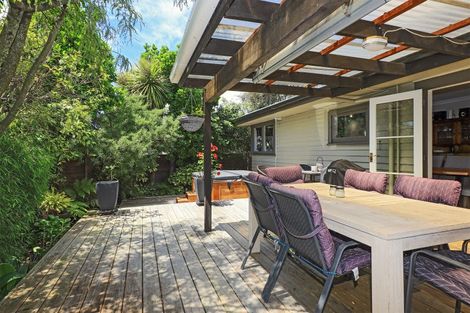 Photo of property in 8 Neeve Place, Taradale, Napier, 4112