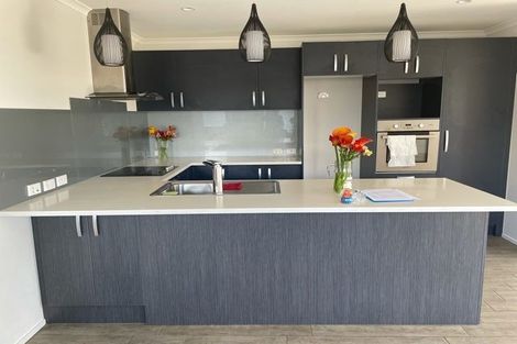 Photo of property in 281a Don Buck Road, Massey, Auckland, 0614