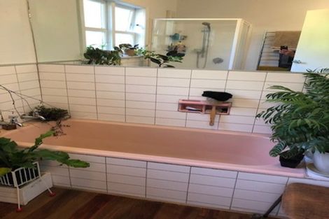 Photo of property in 110 Severn Street, Island Bay, Wellington, 6023