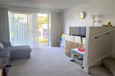 Photo of property in 15/2u Stone Street, Miramar, Wellington, 6022