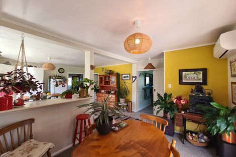 Photo of property in 15 Driving Creek Road, Coromandel, 3506