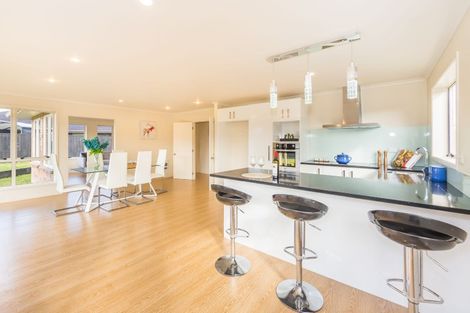 Photo of property in 1 George Deane Place, Greenhithe, Auckland, 0632