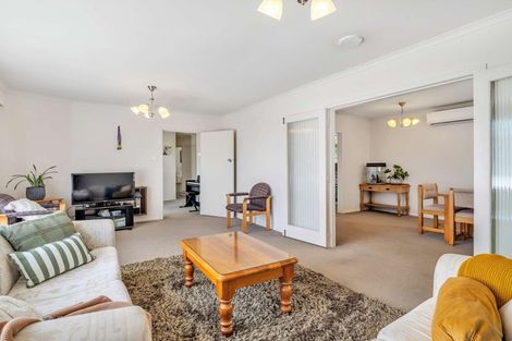 Photo of property in 14 Antrim Place, Hokowhitu, Palmerston North, 4410