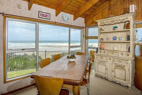 Photo of property in 18 Coates Avenue, Baylys Beach, Dargaville, 0377