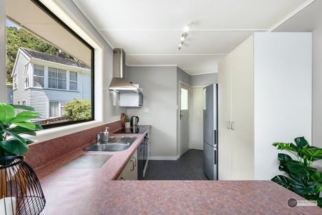 Photo of property in 12 Holmes Grove, Naenae, Lower Hutt, 5011